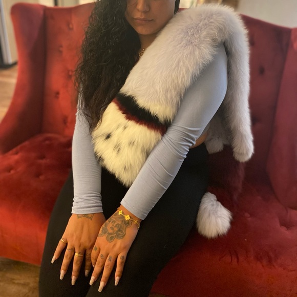 Designer fur shawl limited edition - Picture 2 of 3